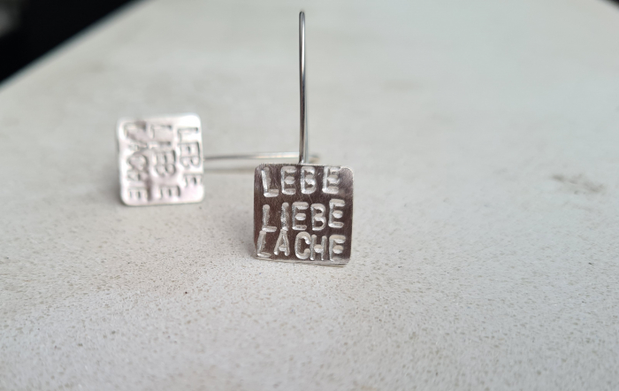 Ohrhänger " LEBE LIEBE LACHE"